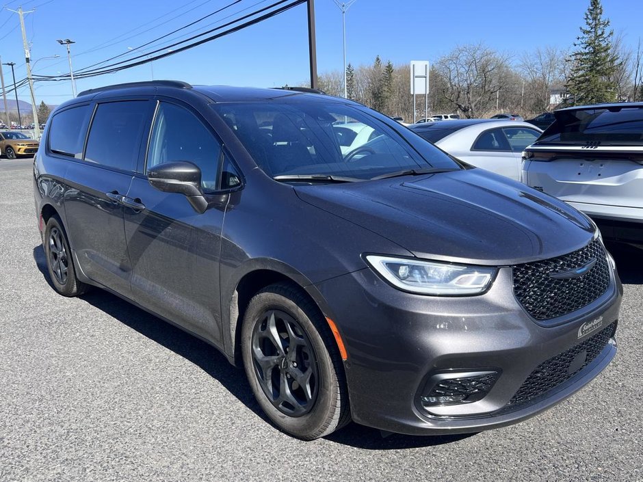 Chrysler Pacifica Hybrid Limited 2WD 2021 à Saint-Basile-le-Grand, Québec