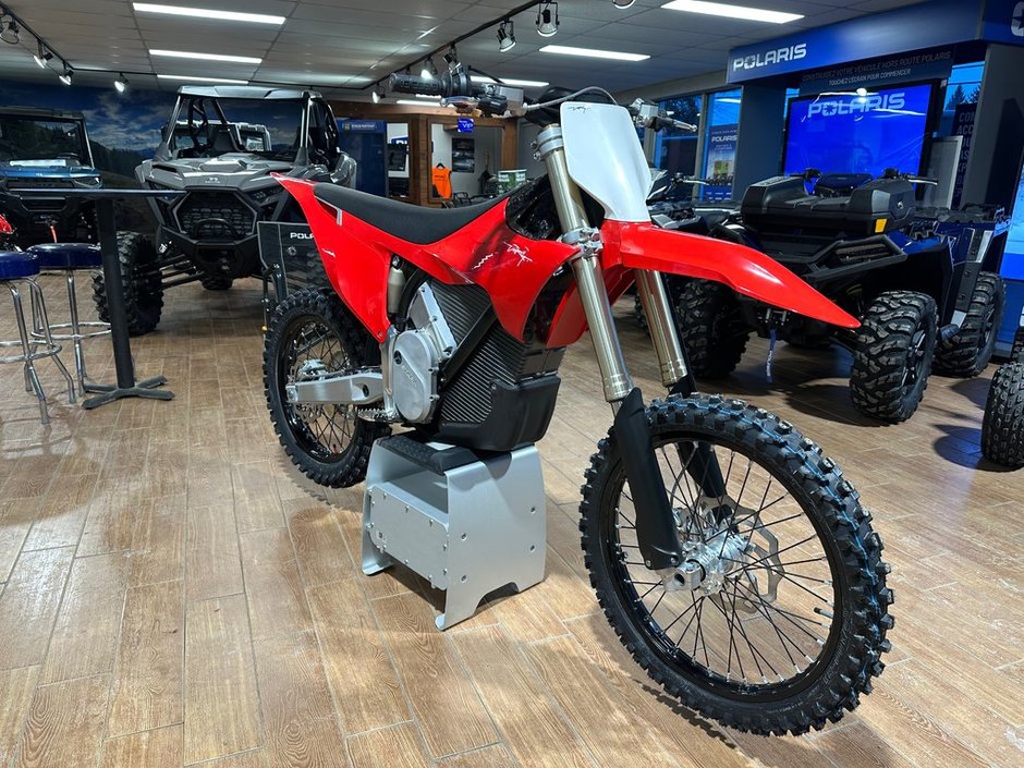 STARK FUTURE VARG MX 1.0 ALPHA 80HP 2024