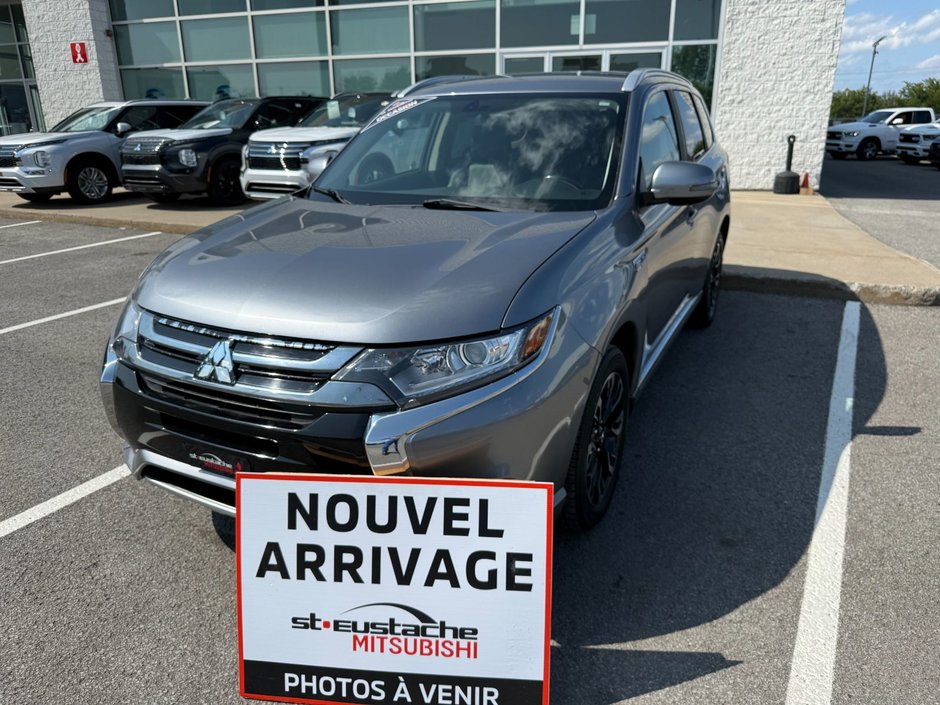 Mitsubishi OUTLANDER PHEV SE**AWD/4X4**BLUETOOTH**CRUISE**CAMERA RECUL**MAGS 2018 à Saint-Eustache, Québec - w940px