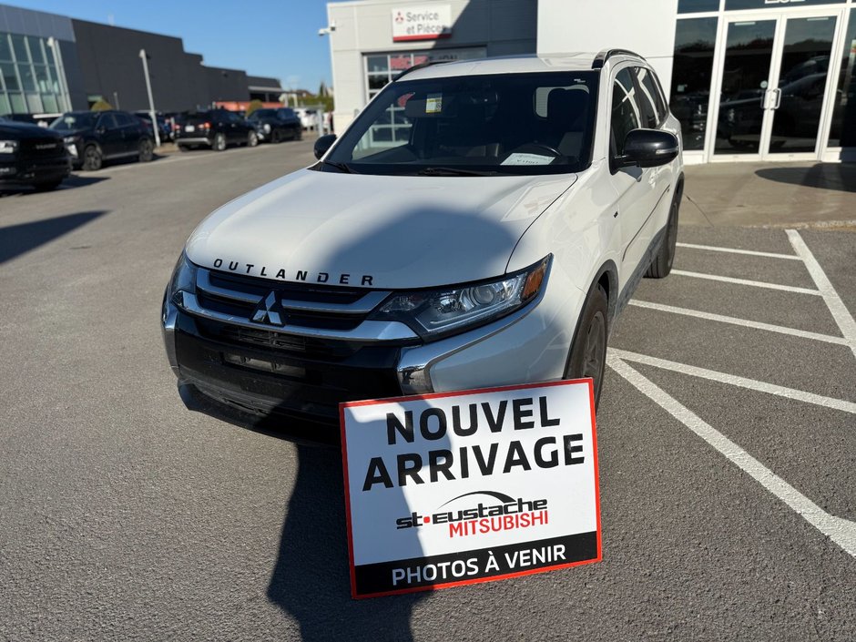 Mitsubishi Outlander SE ANNIVERSARY EDT**AWD/4X4**CUIR**TOIT**V6 3.0L** 2018 à Saint-Eustache, Québec - w940px