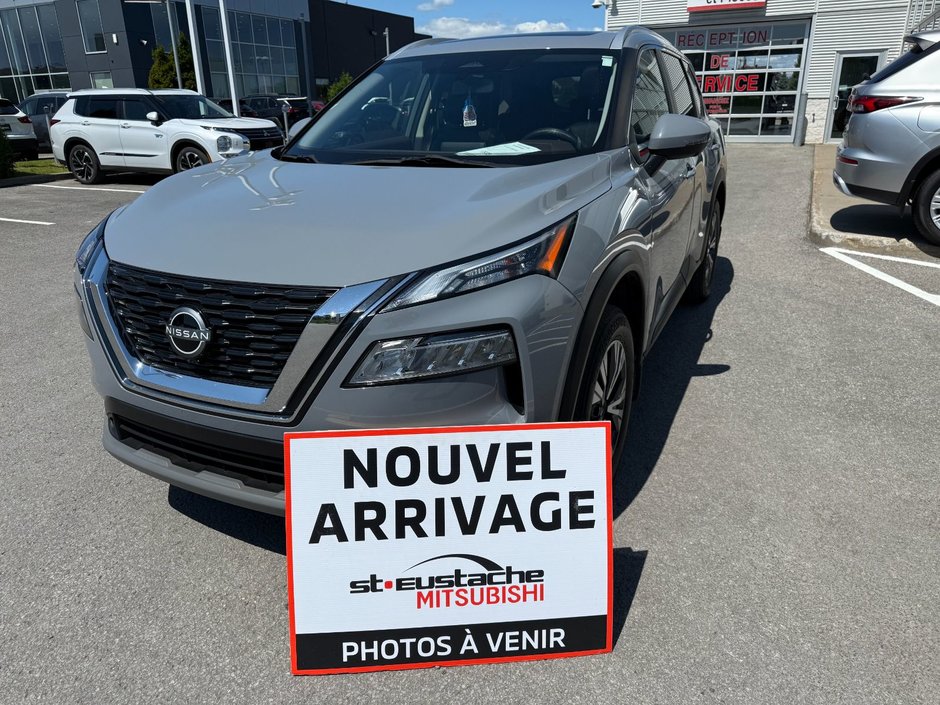 Nissan Rogue SV**BAS KM**AWD/4X4**CUIR**TOIT OUVRANT**CARPLAY** 2022 à Saint-Eustache, Québec - w940px