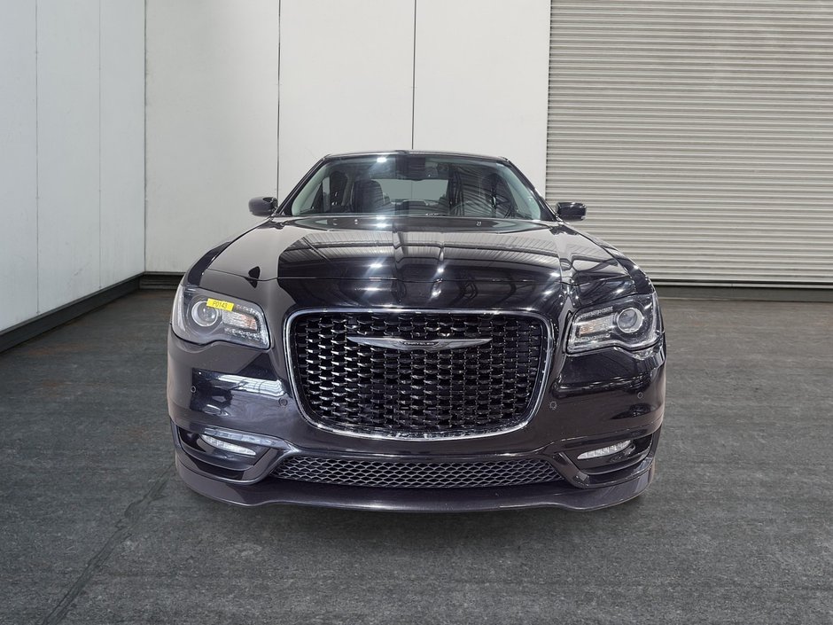 2022 Chrysler 300 Touring L AWD-1
