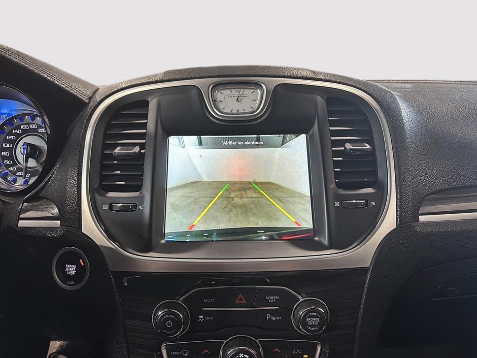 2022 Chrysler 300 Touring L AWD-13