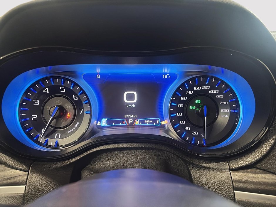 2022 Chrysler 300 Touring L AWD-11