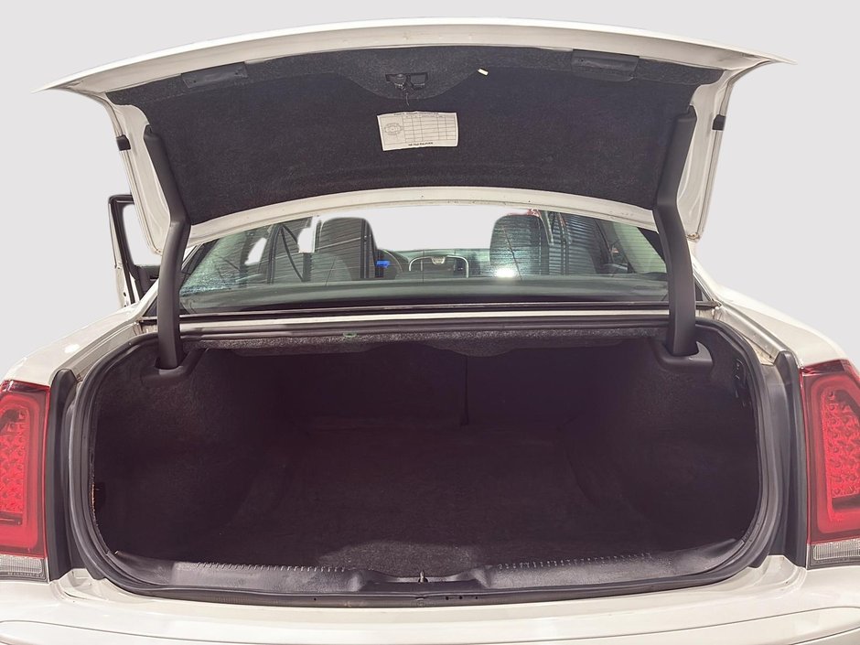 Chrysler 300 Touring AWD 2023-5