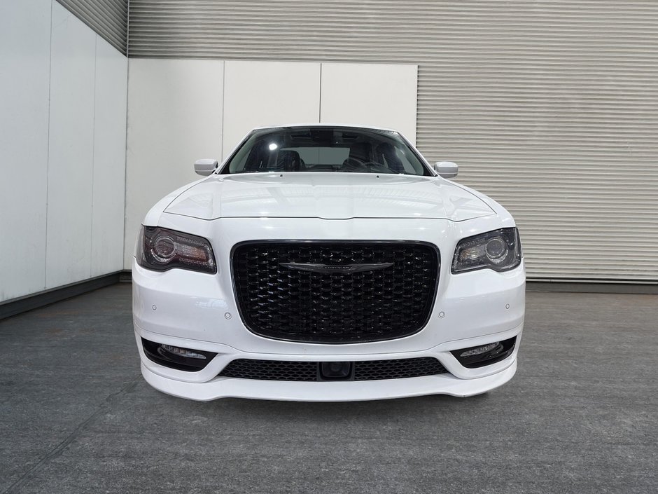 Chrysler 300 Touring L 2023-1