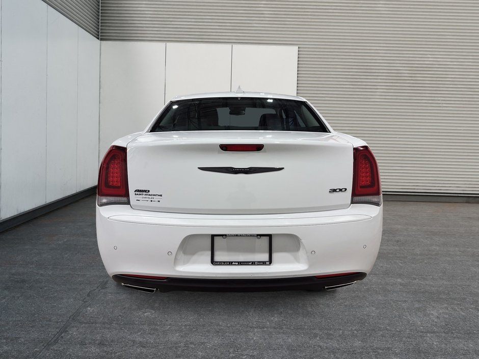 Chrysler 300 Touring L 2023-2