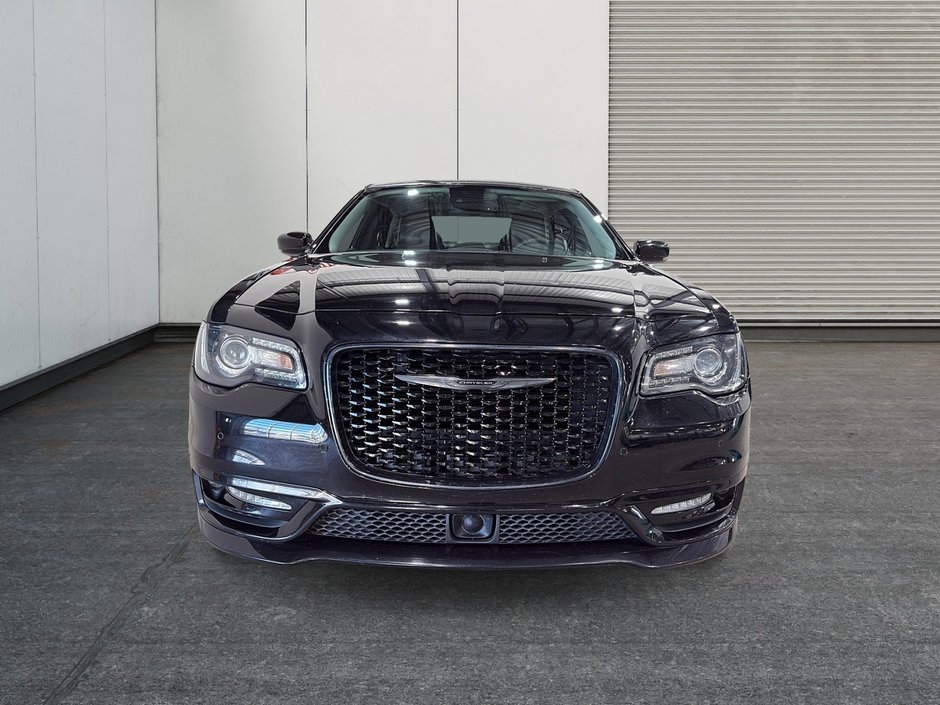Chrysler 300 Touring L 2023-1
