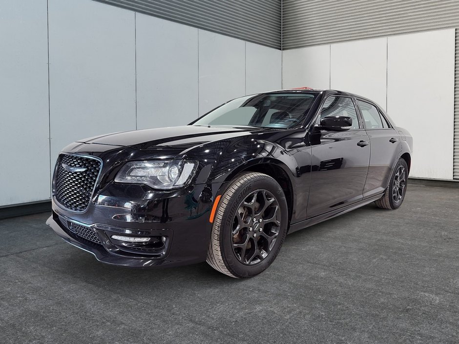 2023 Chrysler 300 Touring L in Saint-Hyacinthe, Quebec