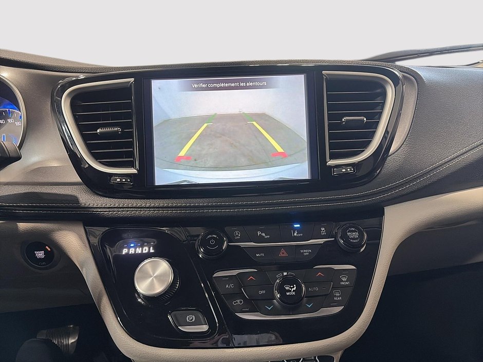 2024 Chrysler Pacifica Touring-L-13