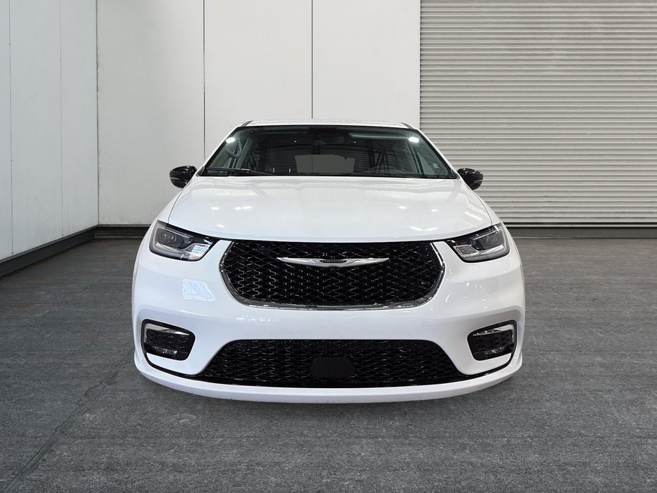 2024 Chrysler Pacifica Touring-L-1