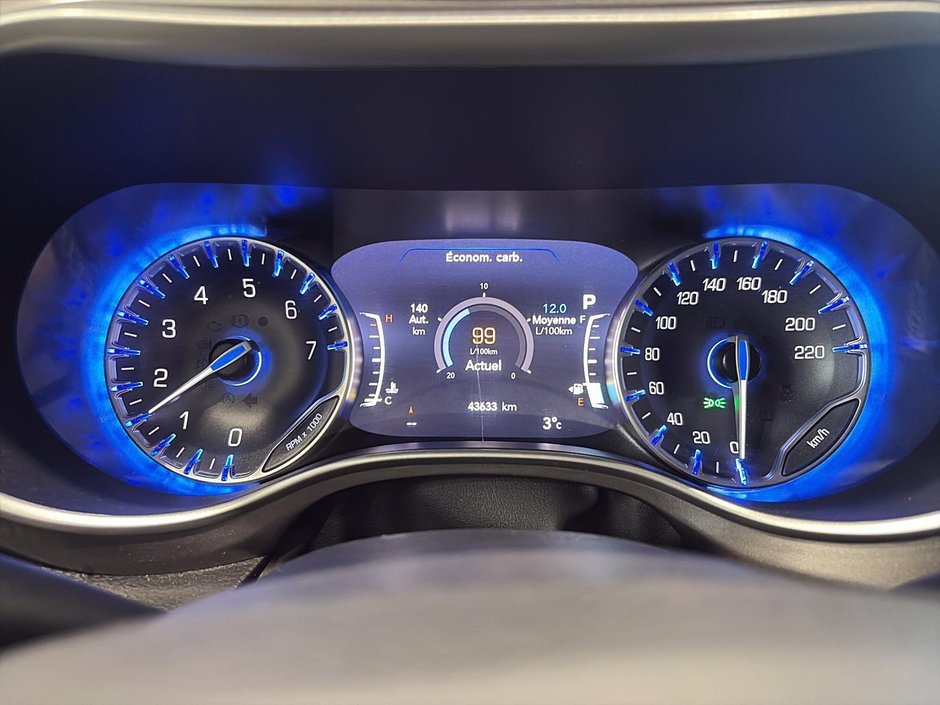 2024 Chrysler Pacifica Touring-L-11