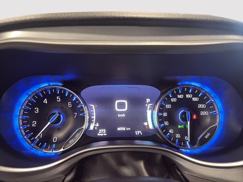 2024 Chrysler Pacifica Touring-L Apparence S-12