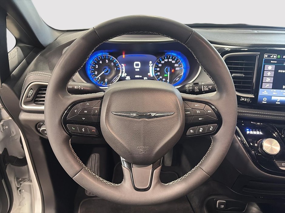 2024 Chrysler Pacifica Touring-L Apparence S-11