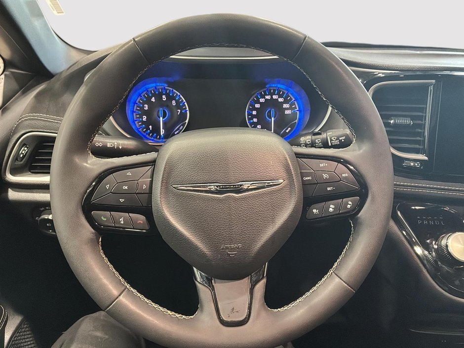 2024 Chrysler Pacifica Touring-L Apparence S-10