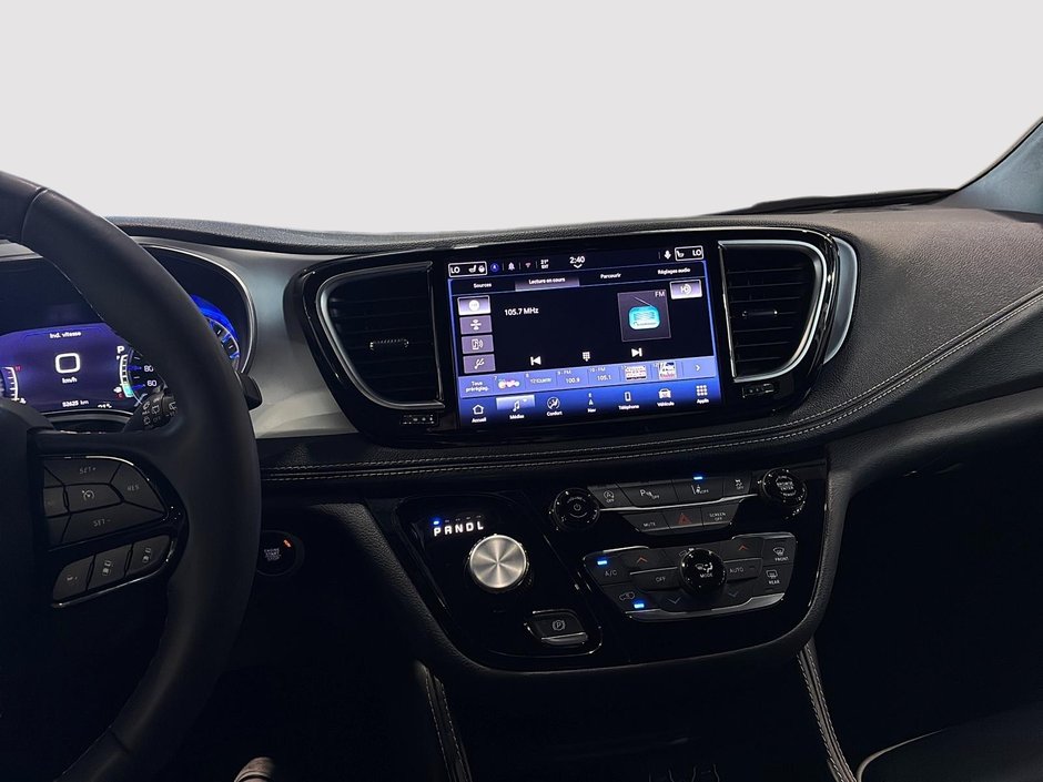 Chrysler Pacifica Limited 2025-12