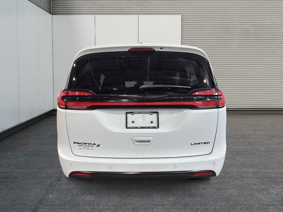 Chrysler Pacifica Limited 2025-2