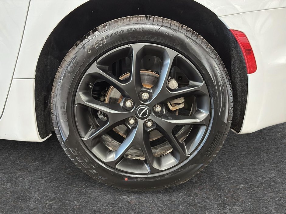Chrysler Pacifica Limited 2025-6
