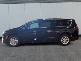 2027 Chrysler Pacifica SELECT-2
