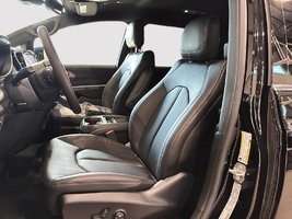 2027 Chrysler Pacifica SELECT-8
