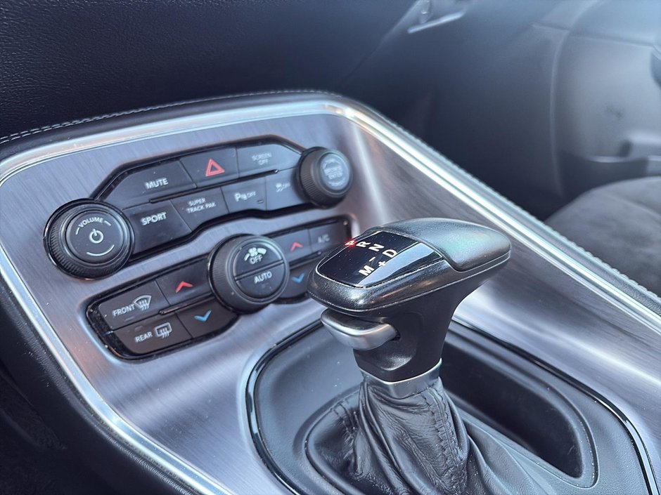 Dodge Challenger Scat Pack Shaker 2017-13