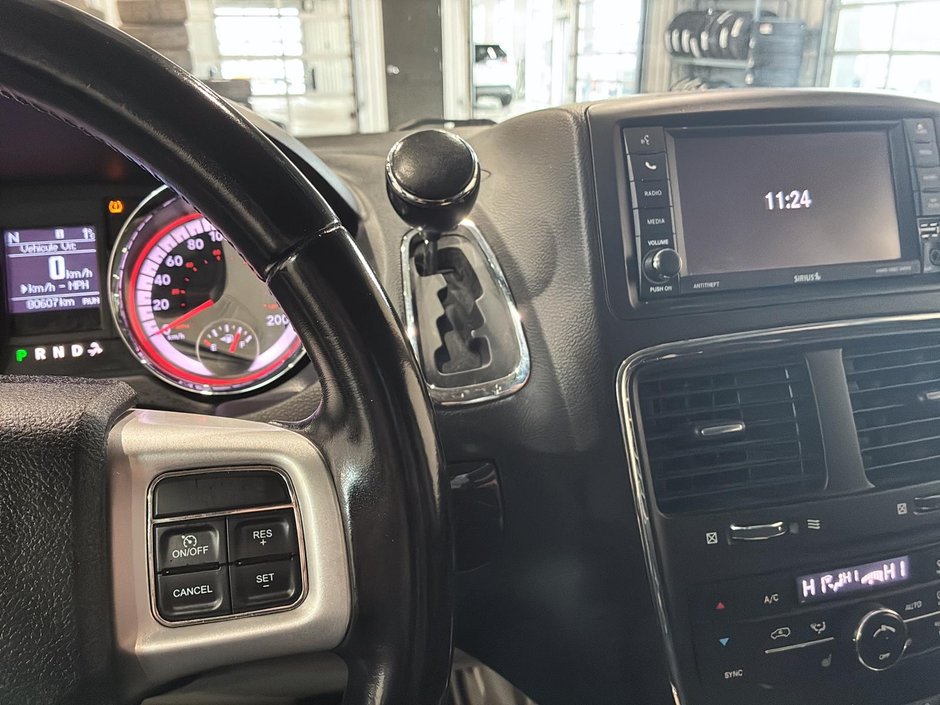 2020 Dodge Grand Caravan Crew Plus-13