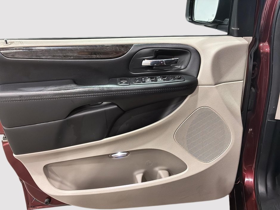 2020 Dodge Grand Caravan Crew Plus-9