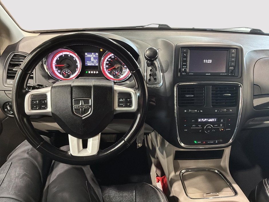 2020 Dodge Grand Caravan Crew Plus-12