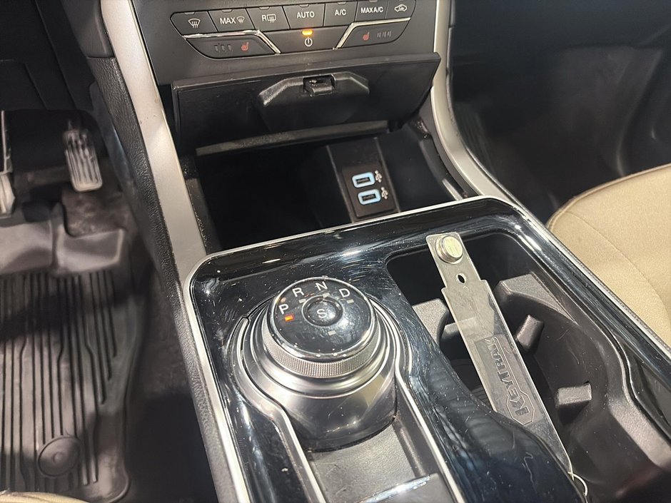 2020 Ford Edge SEL-12