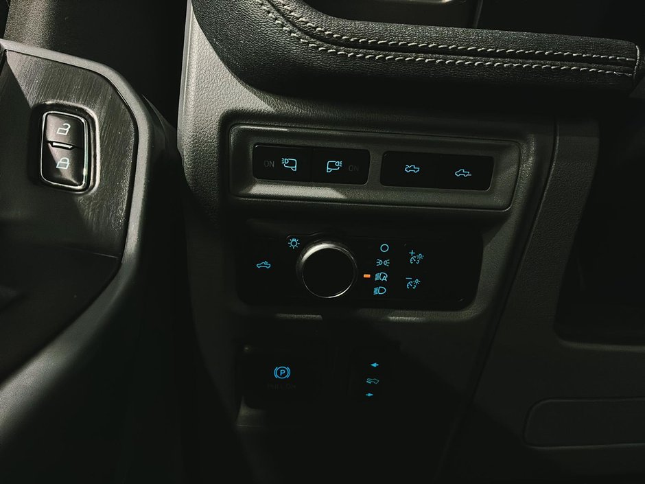 Ford F-150 Lightning Flash 2024-15