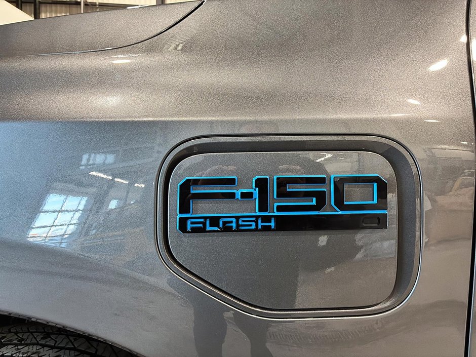 Ford F-150 Lightning Flash 2024-5