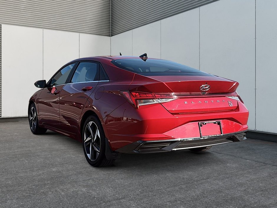 Hyundai Elantra Luxury 2023-3