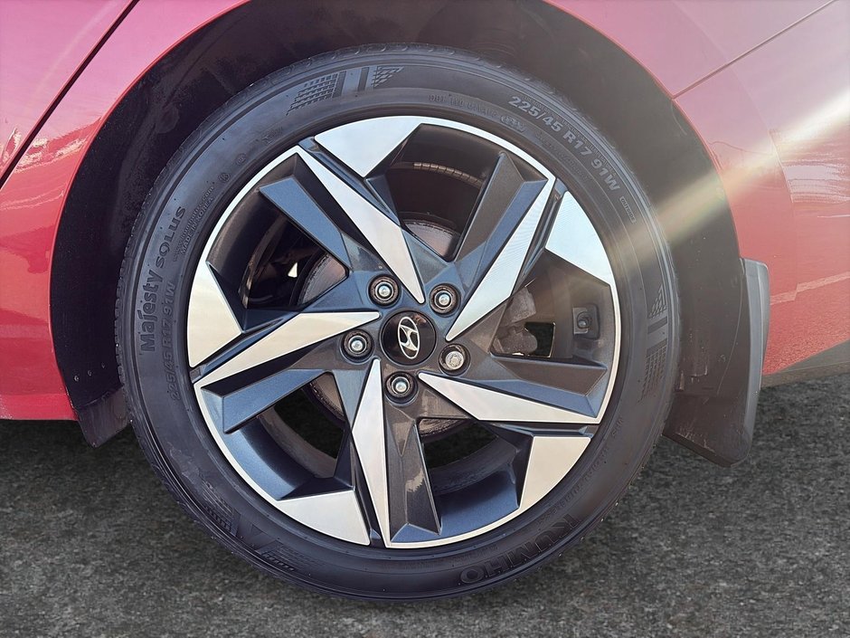 Hyundai Elantra Luxury 2023-6