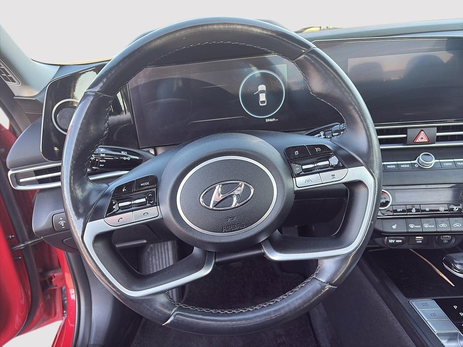 Hyundai Elantra Luxury 2023-10