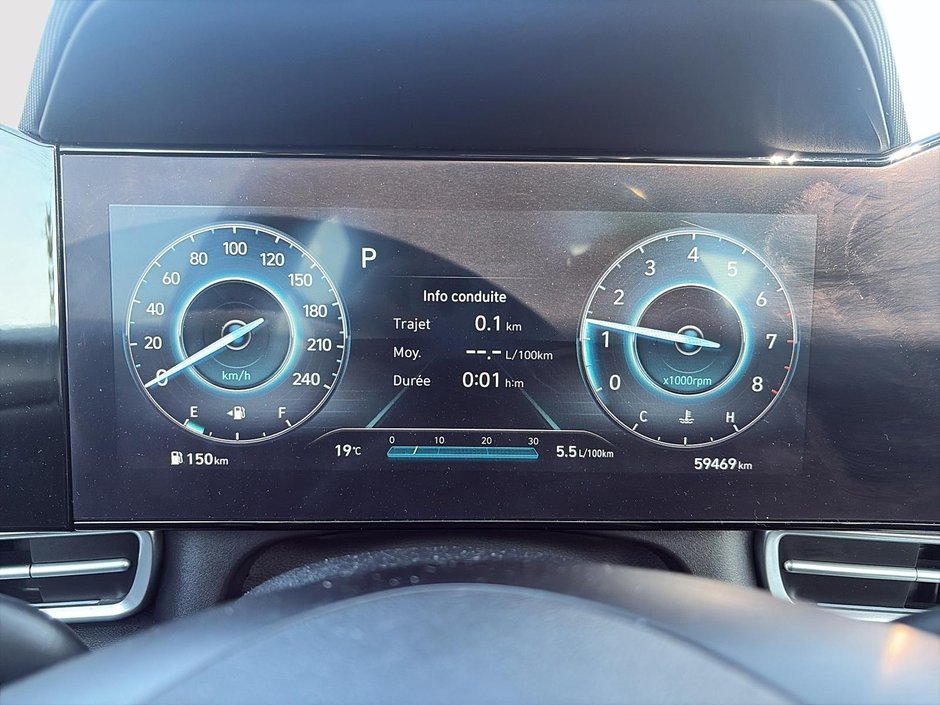 Hyundai Elantra Luxury 2023-11