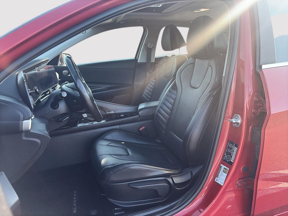 Hyundai Elantra Luxury 2023-7