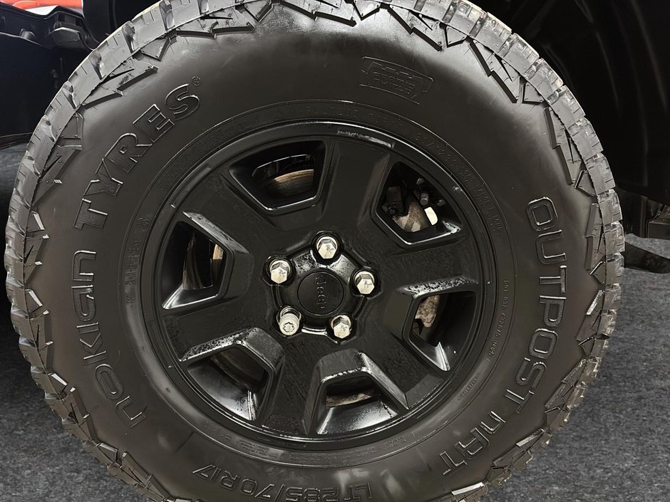 Jeep Gladiator Mojave 2023-6