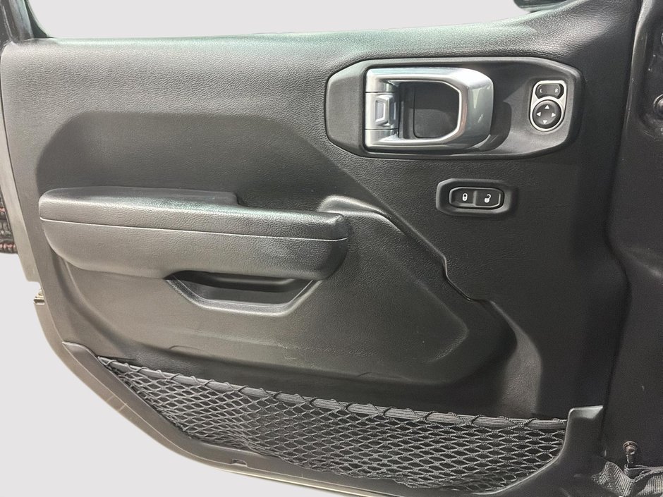 Jeep Gladiator Mojave 2023-9