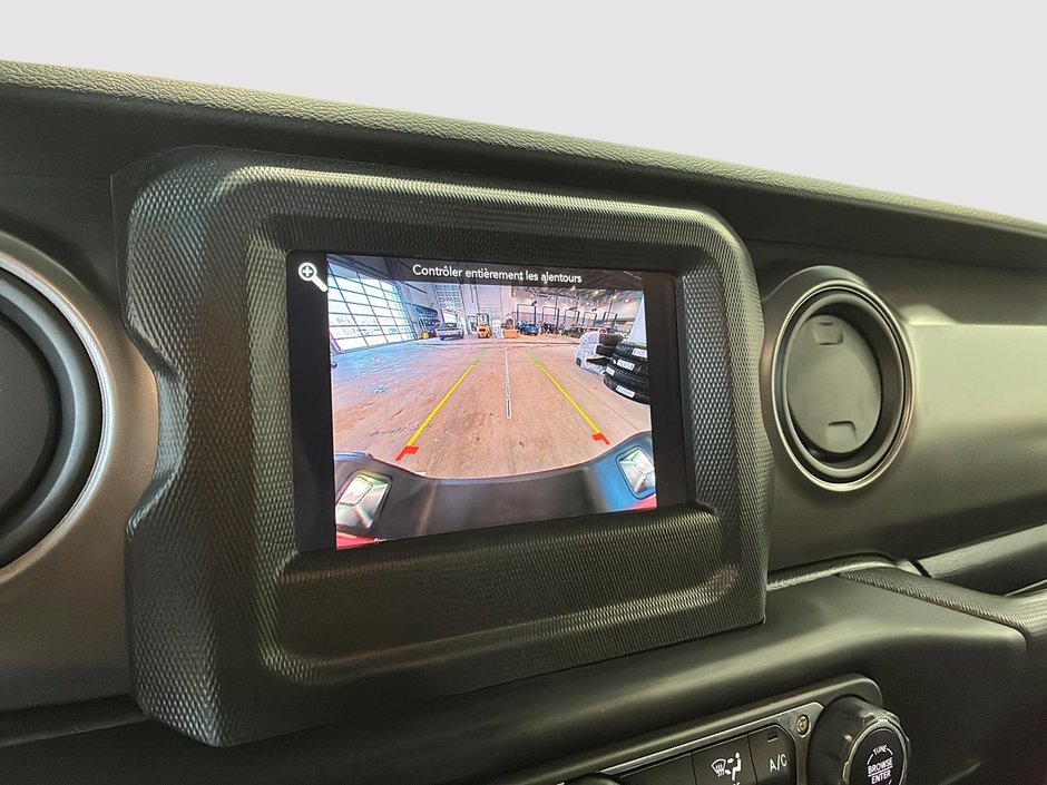 Jeep Gladiator WILLYS 4X4 // BOITE FIBRE // 5 ANS PLAN OR 2023-15