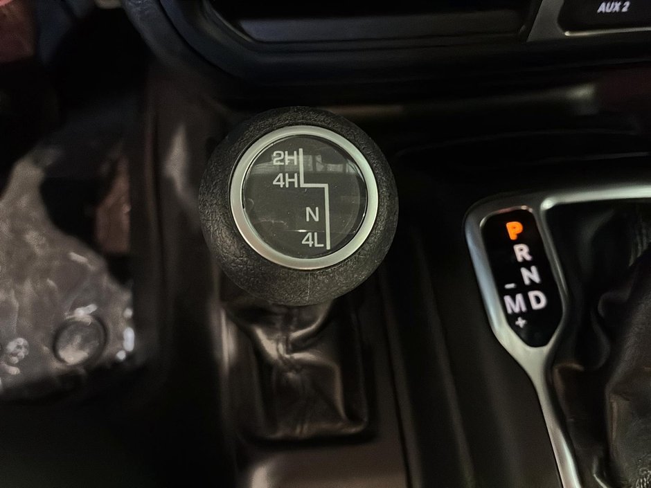 Jeep Gladiator WILLYS 4X4 // BOITE FIBRE // 5 ANS PLAN OR 2023-14