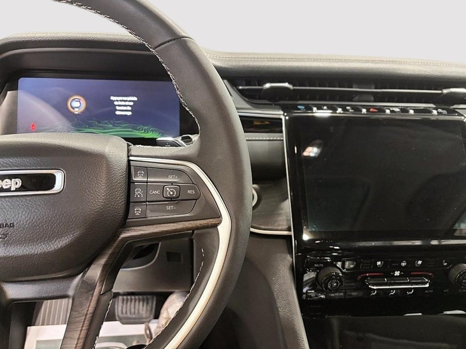 Jeep Grand Cherokee 4xe 30th Anniversary 2023-17