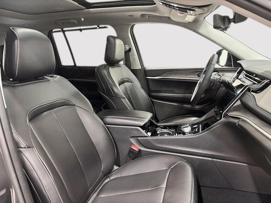 Jeep Grand Cherokee 4xe 30th Anniversary 2023-8