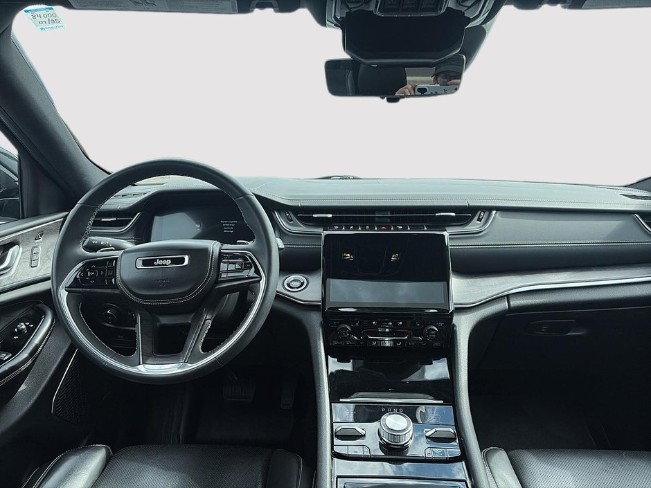 Jeep Grand Cherokee Overland 2023-8