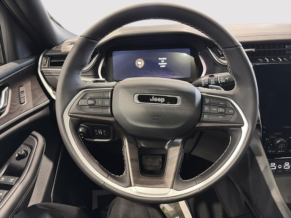 2025 Jeep Grand Cherokee Limited-14
