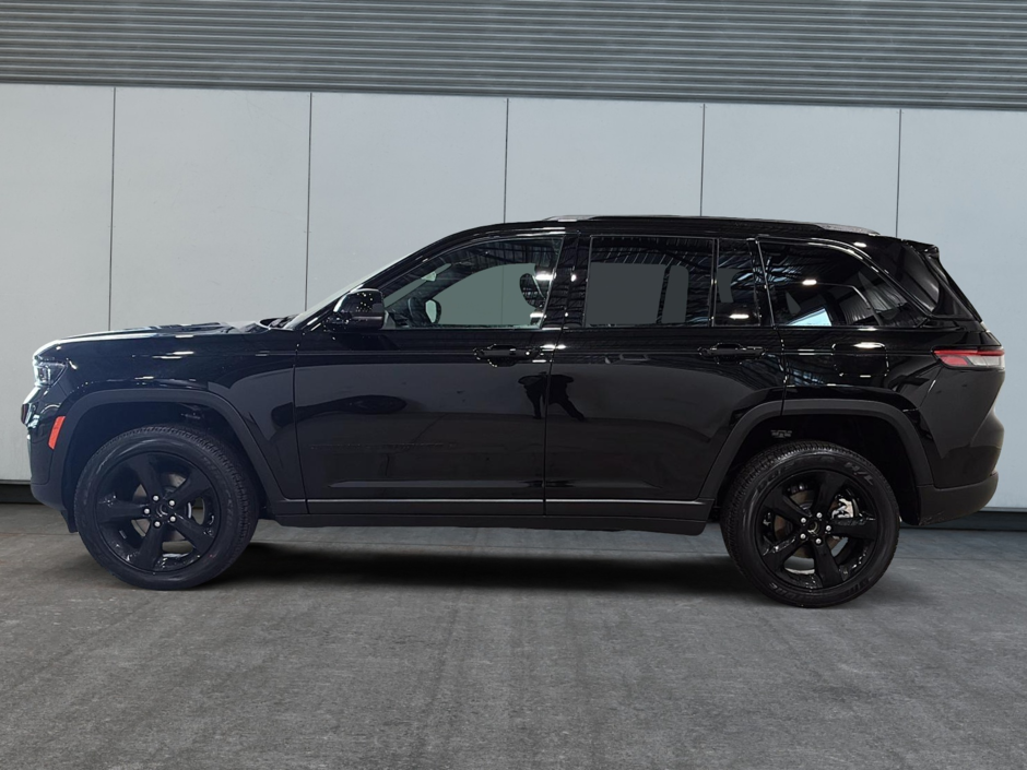 2025 Jeep Grand Cherokee Altitude-4