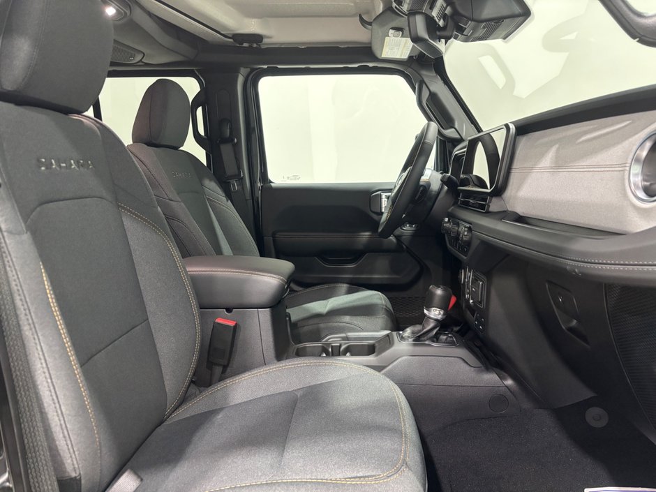 Jeep Wrangler 4-Door SAHARA 2024-9