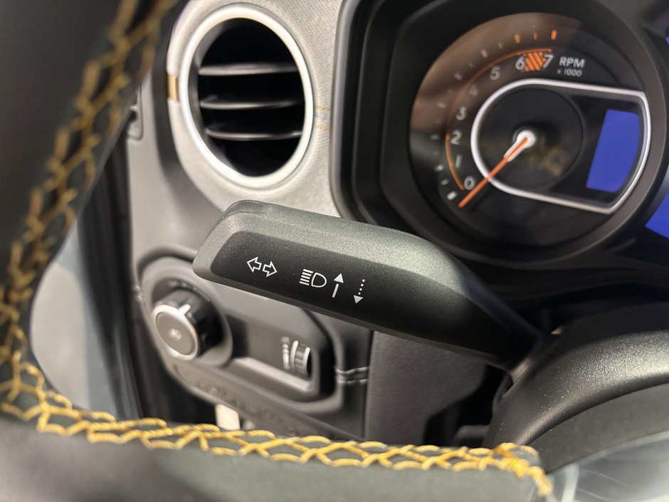 Jeep Wrangler 4-Door SAHARA 2024-17