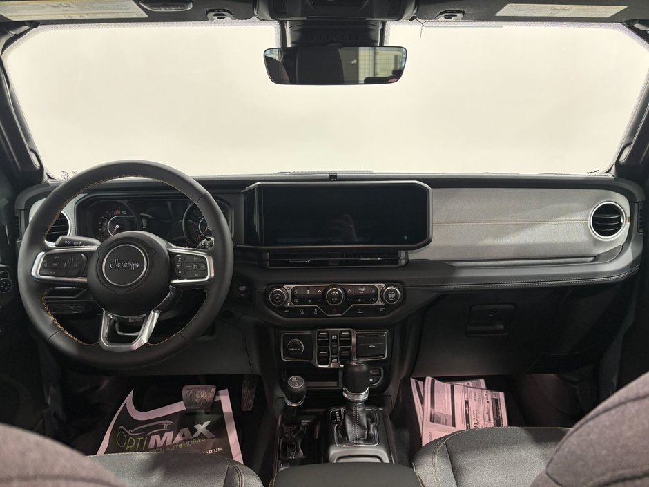 Jeep Wrangler 4-Door SAHARA 2024-11