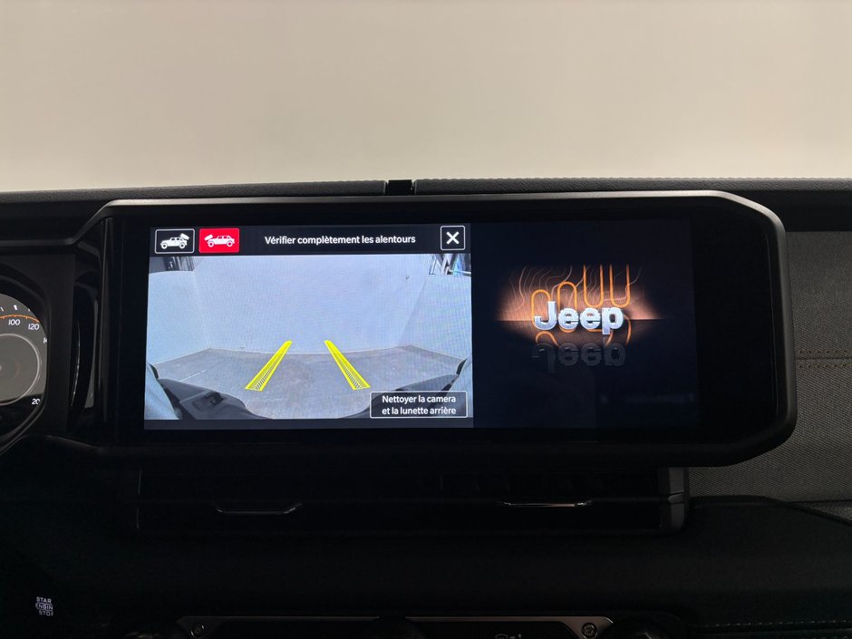 Jeep Wrangler 4-Door SAHARA 2024-24