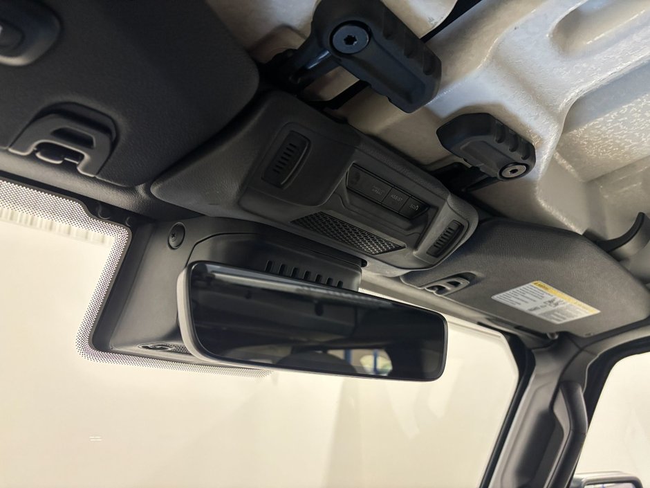 Jeep Wrangler 4-Door SAHARA 2024-27